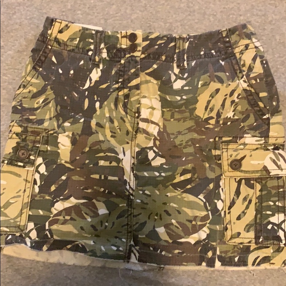 Cabi skirt